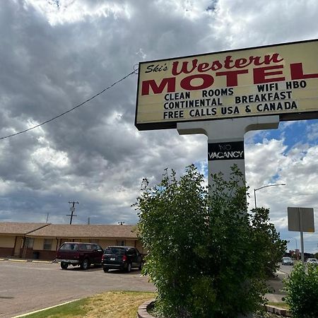 Ski'S Western Motel Great Falls Bagian luar foto